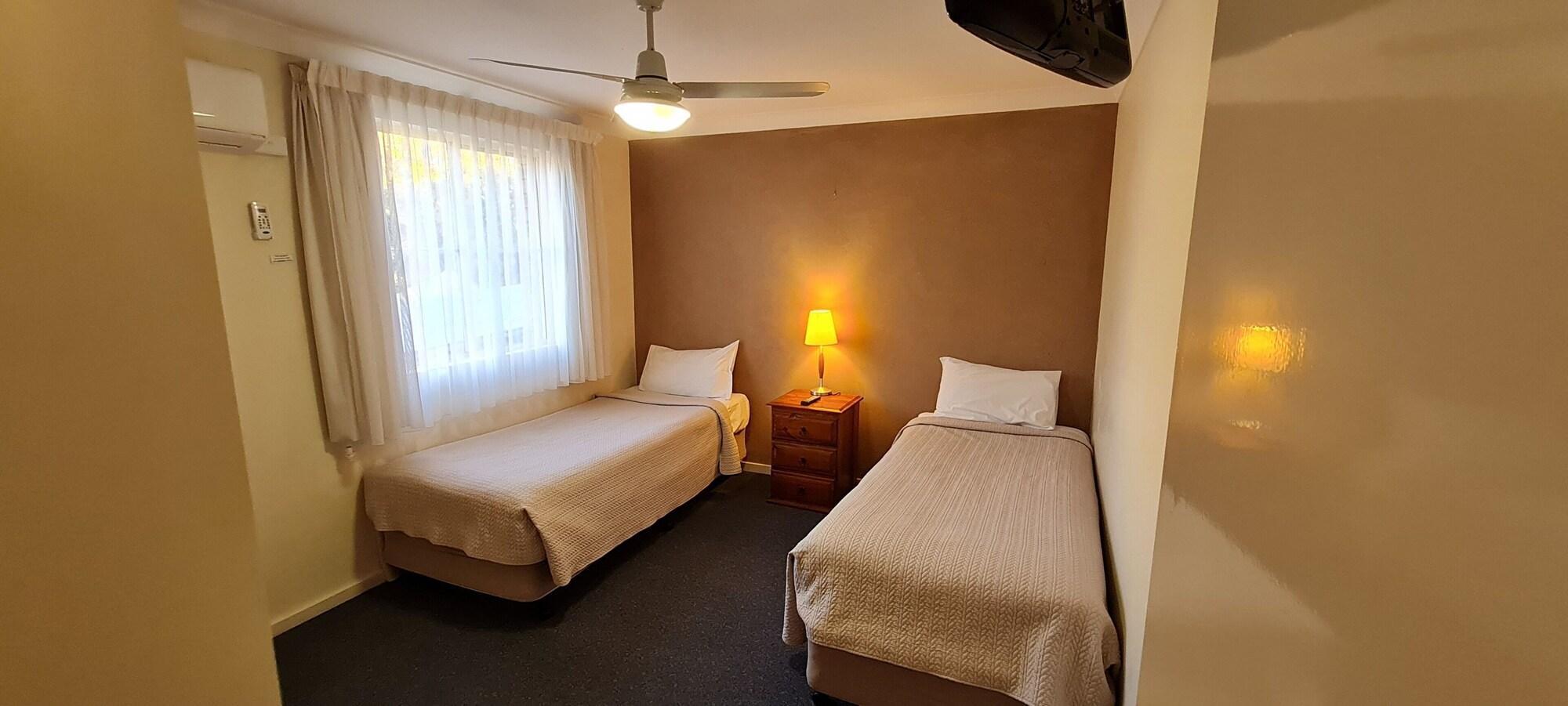 Golf Links Motel 탬워스 외부 사진